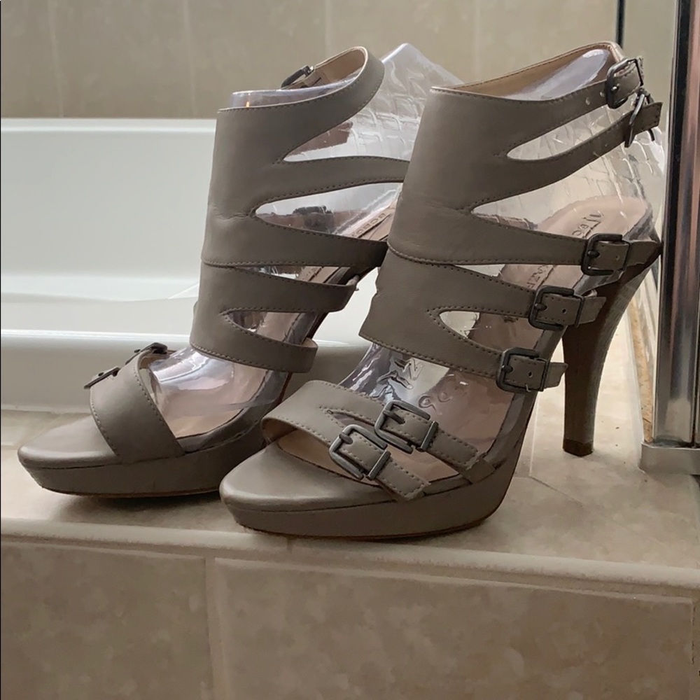 Bcbgmaxazaria heels